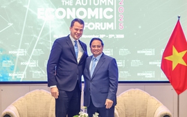 范明政总理建议WEF将秋季经济论坛办成年度活动