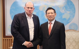 胡德福副总理会见友邦保险集团首席执行官兼总裁