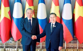 越共中央总书记苏林会见老挝国会主席赛宋蓬&#183;丰威汉