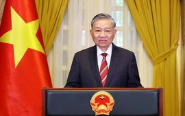 越共中央总书记苏林发表著名文章《携手开创越中友好关系的新发展纪元》