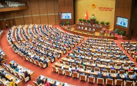 越南第十五届国会第九次会议隆重开幕