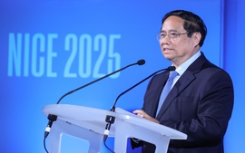 范明正总理与伊拉克总统共同主持世界三角洲峰会