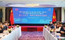 第七次越中海关署级执法会晤在胡志明市举行
