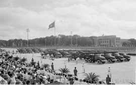 老照片：越南1975年国庆大阅兵