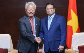 亚洲基础设施投资银行行长金立群相信越南经济将实现两位数增长