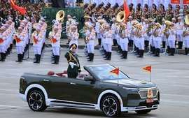 越南人民军在越南八月革命胜利暨九.二国庆80周年纪念典礼的阅兵方阵（组图）