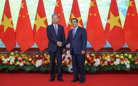 越南政府总理范明政会见中国全国人大常委会委员长赵乐际