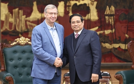 范明政总理会见俄罗斯AKF公司董事长弗拉基米尔·彼得罗维奇·叶夫图申科夫