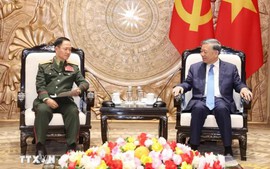 越共中央总书记、国家主席苏林会见老挝国防部长坎良·乌塔凯松