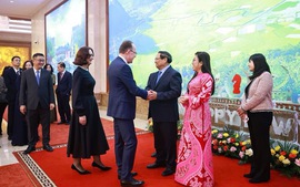 范明政总理主持外交使节丙午马年新春招待会