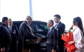 约旦哈希姆王国众议院议长抵达河内，开始对越南进行正式访问