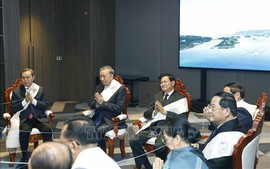 老挝总书记、国家主席隆重举行宴会欢迎越共中央总书记苏林一行