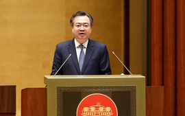 确立新发展思维，开创民族奋发图强新纪元