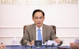 越南外交部长黎怀忠与菲律宾外交部长拉扎罗通电话