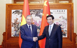 越共中央总书记、越南国家主席苏林会见中国全国政协主席王沪宁