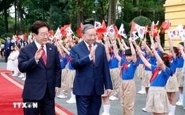 越共中央总书记，国家主席苏林举行仪式欢迎韩国总统李在明访越