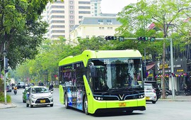 4月18日起河内市增投53辆电动公交车