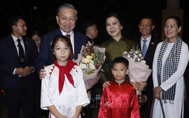 越共中央总书记、国家主席苏林与夫人开始对新加坡进行国事访问