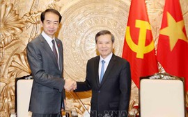 越南中央内政部部长黎明智会见中国驻越大使何炜
