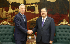 政府常务副总理范家肃会见英国前首相托尼·布莱尔