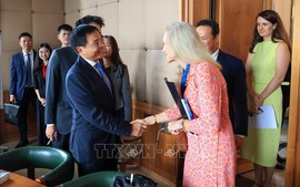 政府副总理阮文胜会见世贸组织副总干事詹妮弗·诺德奎斯特
