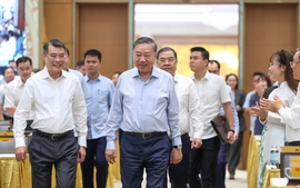 总书记、国家主席苏林出席政府6月份定期会议暨政府和各地方在线视频会议