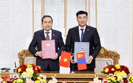 越南国会与蒙古国国家大呼拉尔签署合作备忘录