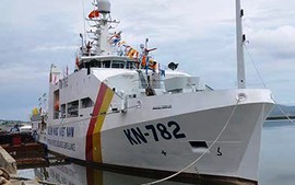Kiểm ngư tiếp nhận tàu hiện đại nhất Việt Nam