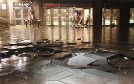 Siêu bão Dujuan đổ bộ Đài Loan, hàng trăm người bị thương