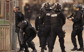 Diễn biến mới về vụ truy bắt khủng bố tại Pháp