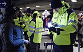 EU kiểm soát biên giới khối Schengen thêm 6 tháng