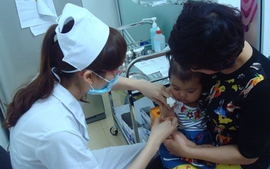 Hà Nội mở rộng đối tượng tiêm vét vaccine sởi