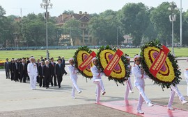 Lãnh đạo Đảng, Nhà nước viếng Chủ tịch Hồ Chí Minh 
