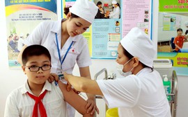 Anti-vaccine: Thức thời hay có tội với con trẻ?