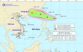 Bão mạnh gần Biển Đông