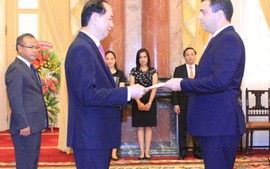 Chủ tịch nước Trần Đại Quang tiếp các đại sứ trình Quốc thư