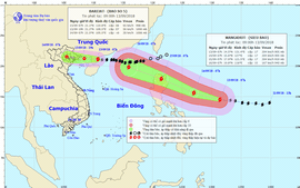 Siêu bão Mangkhut tiếp tục diễn biến phức tạp