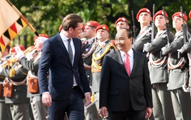 Chùm ảnh: Thủ tướng Cộng hòa Áo đón và hội đàm với Thủ tướng Nguyễn Xuân Phúc