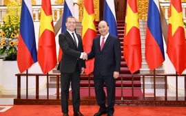 Chùm ảnh: Thủ tướng Nguyễn Xuân Phúc đón Thủ tướng Nga