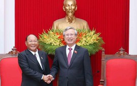 Thường trực Ban Bí thư Trần Quốc Vượng tiếp Chủ tịch Quốc hội Vương quốc Campuchia