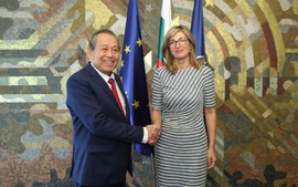 Phó Thủ tướng Trương Hòa Bình làm việc với Phó Thủ tướng - Bộ trưởng Ngoại giao Bulgaria