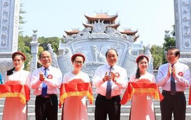 Thủ tướng dự khánh thành Đền thờ Gia tiên Chủ tịch Hồ Chí Minh