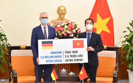 Việt Nam tiếp nhận 2,6 triệu liều vaccine ngừa COVID-19 từ Chính phủ Đức