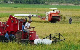 Chúng ta còn nợ nông dân
