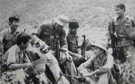 Việt Nam - 14 năm hai lần cả nước hành quân ra trận