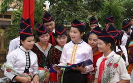 Nhất quán quy định hỗ trợ học sinh dân tộc khó khăn