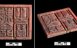 Làm rõ niên đại ấn gỗ phát hiện tại Hoàng thành Thăng Long