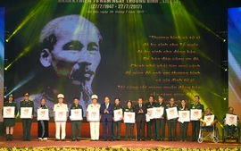 Thủ tướng: Chúng ta nguyện sống xứng đáng với những cống hiến, hy sinh của đồng chí, đồng bào