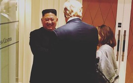 Hội nghị thượng đỉnh Mỹ - Triều và nụ cười Việt Nam 