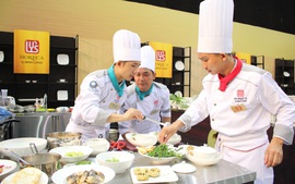 Hà Nội: Đầu bếp trong quán ăn thuộc ngành nghề được nhận hỗ trợ
